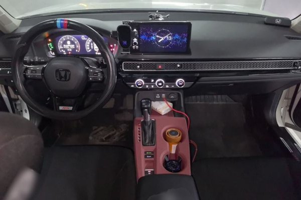 Honda Civic 2023, 32700 км, за 11909 USD - фото 10