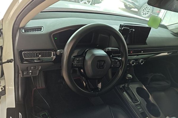 Honda Civic 2023, 5800 км, за 15226 USD - фото 13