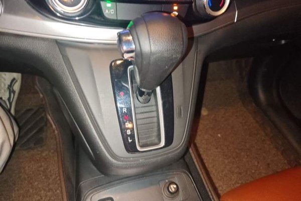 Honda CR-V 2015, 72100 км, за 8131 USD - фото 14