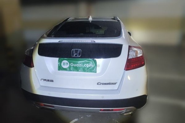 Honda Crosstour 2014, 131100 км, за 7128 USD