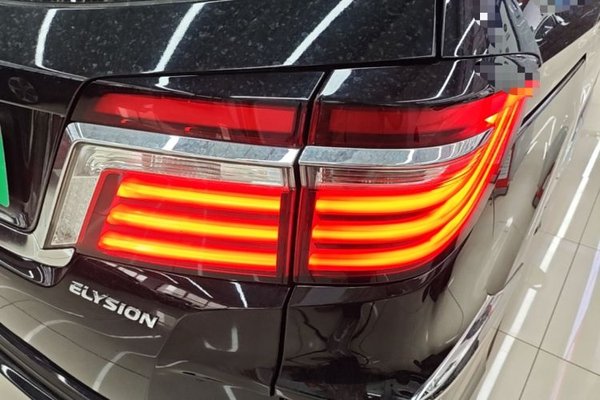 Honda Elysion 2016, 129800 км, за 18557 USD - фото 16