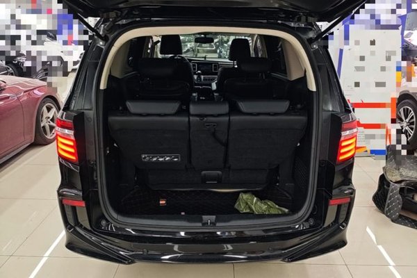 Honda Elysion 2016, 129800 км, за 18557 USD