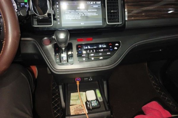 Honda Elysion 2016, 107500 км, за 16549 USD - фото 12