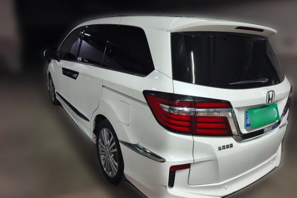 Honda Elysion 2016, 107500 км, за 16549 USD