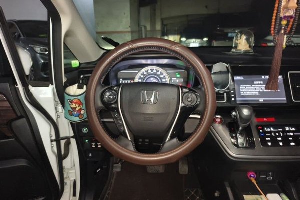 Honda Elysion 2016, 107500 км, за 16549 USD - фото 9