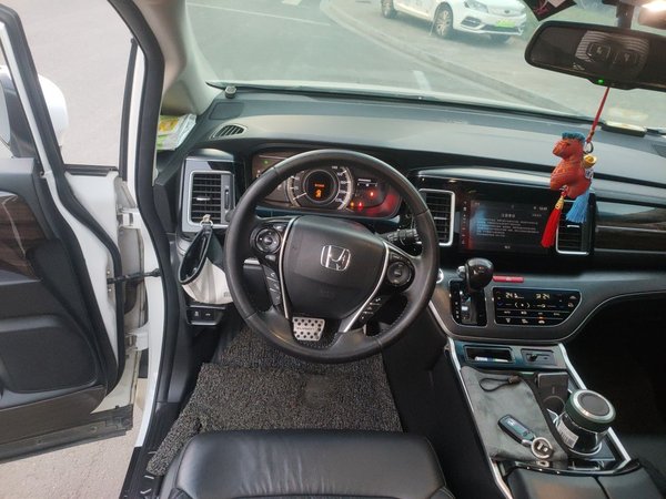 Honda Elysion 2016, 151900 км, за 17382 USD - фото 11