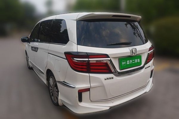 Honda Elysion 2016, 159800 км, за 14173 USD