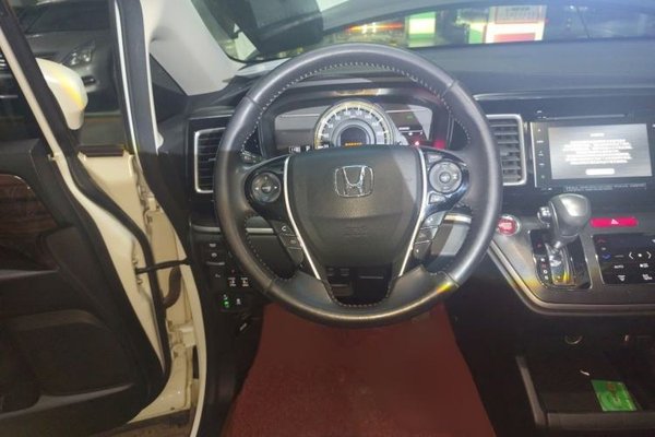 Honda Elysion 2016, 95000 км, за 17471 USD - фото 9