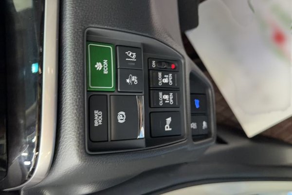 Honda Elysion 2019, 72400 км, за 25228 USD - фото 11
