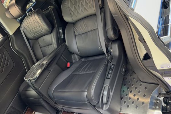 Honda Elysion 2019, 72400 км, за 25228 USD - фото 12