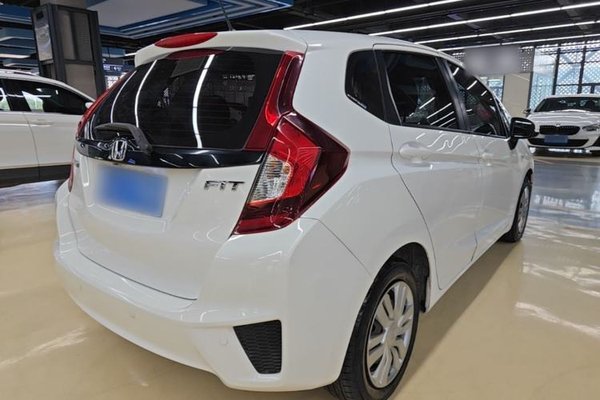 Honda Fit 2016, 69000 км, за 6779 USD - фото 6
