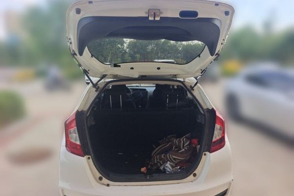 Honda Fit 2018, 76700 км, за 6156 USD - фото 19
