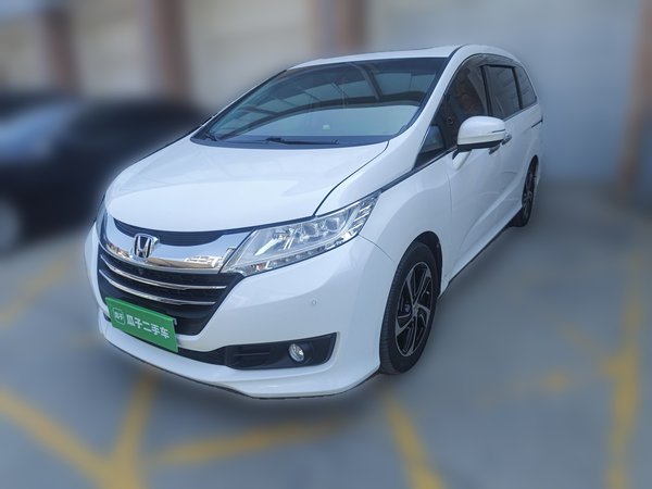 Honda Odyssey · 2015 год