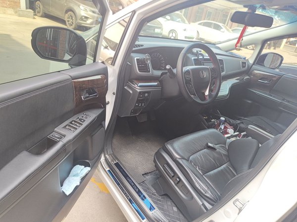 Honda Odyssey 2015, 197800 км, за 12556 USD - фото 17