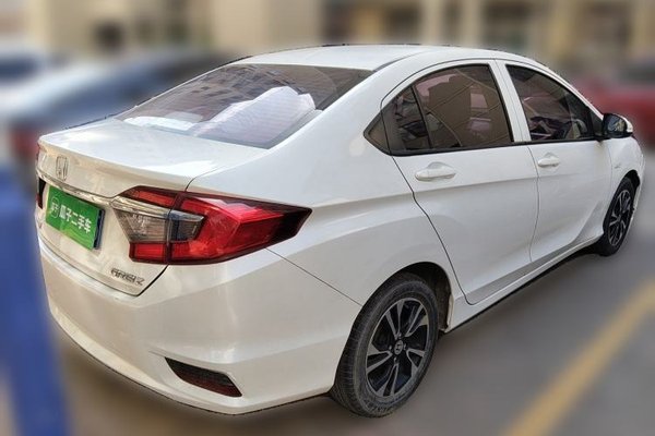 Honda Greiz 2016, 30900 км, за 5677 USD - фото 6