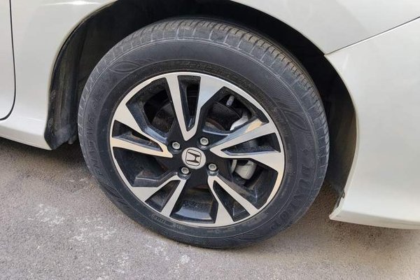 Honda Greiz 2016, 30900 км, за 5677 USD - фото 8