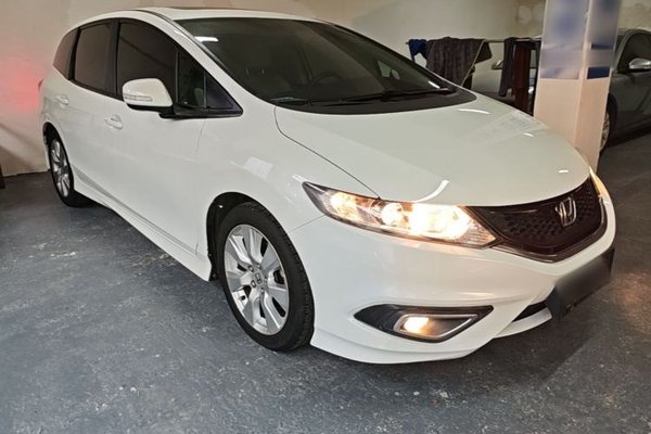Honda Jade 2016, 100900 км, за 7814 USD
