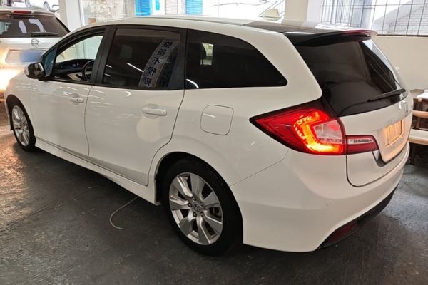 Honda Jade 2016, 100900 км, за 7814 USD