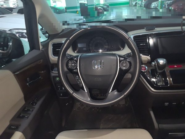 Honda Odyssey 2015, 80800 км, за 12200 USD - фото 11