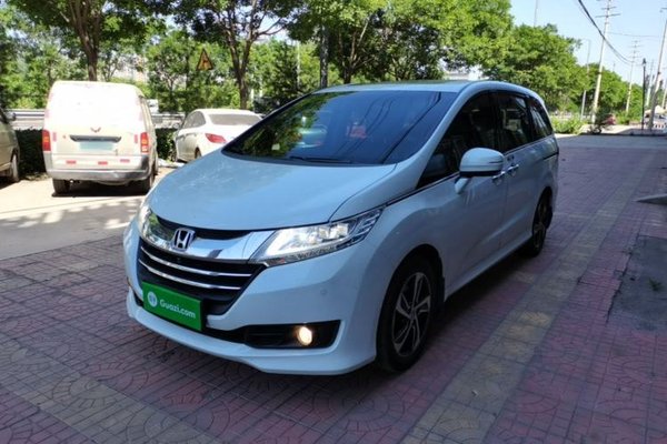 Honda Odyssey · 2015 год