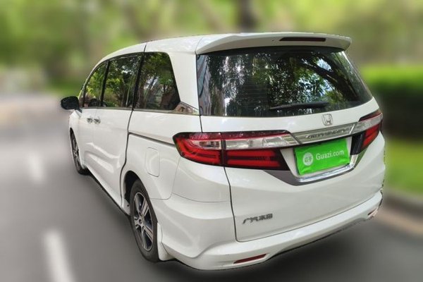 Honda Odyssey 2015, 93100 км, за 9949 USD