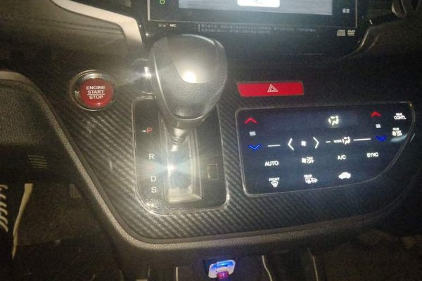 Honda Odyssey 2017, 97600 км, за 13960 USD - фото 14