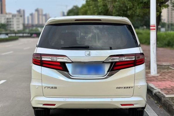 Honda Odyssey 2018, 69600 км, за 17149 USD