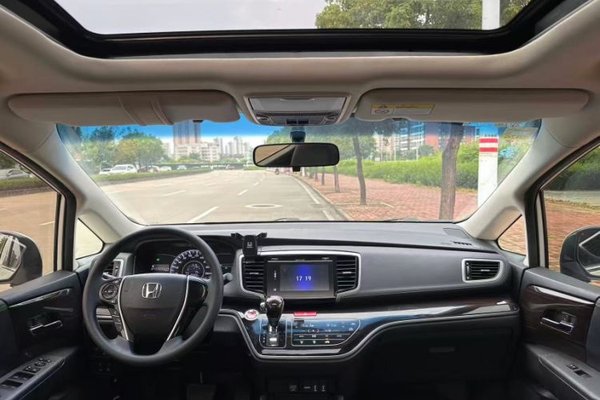 Honda Odyssey 2018, 69600 км, за 17149 USD - фото 8
