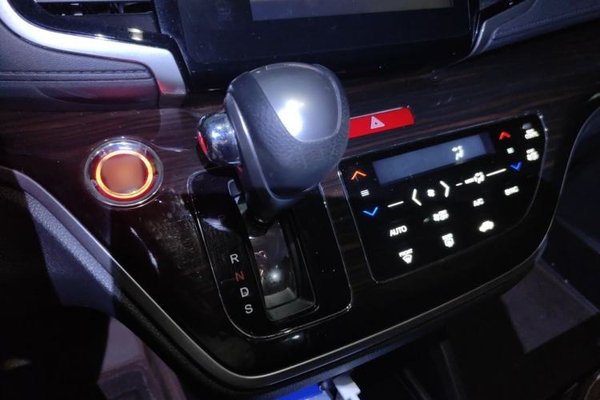 Honda Odyssey 2018, 69600 км, за 17149 USD - фото 13