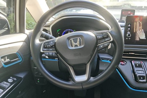 Honda Odyssey 2024, 26100 км, за 29465 USD - фото 11