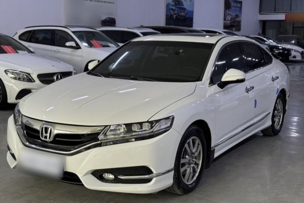 Honda Spirior 2015, 72600 км, за 11925 USD