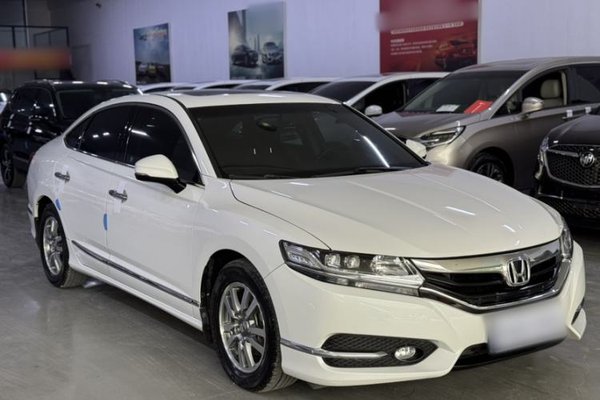 Honda Spirior 2015, 72600 км, за 11925 USD