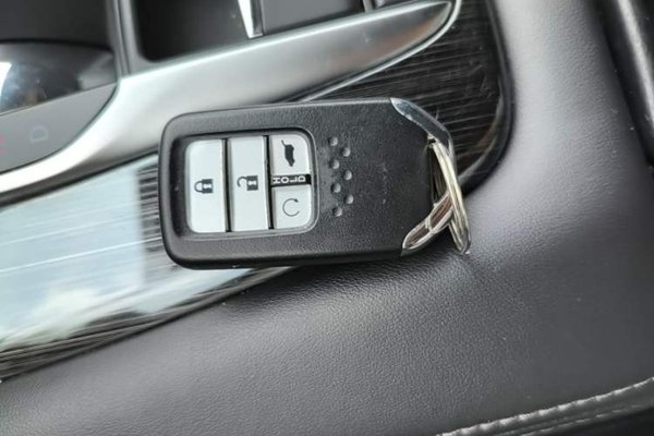 Honda UR-V 2017, 93400 км, за 15060 USD - фото 12
