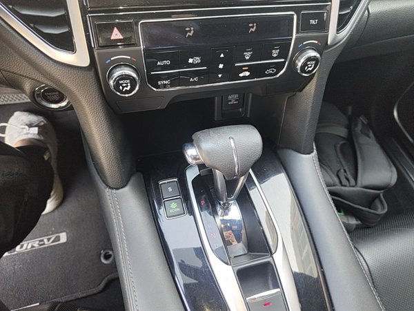 Honda UR-V 2017, 77400 км, за 12959 USD - фото 17