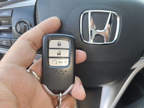 Honda UR-V 2017, 77400 км, за 12959 USD - фото 12