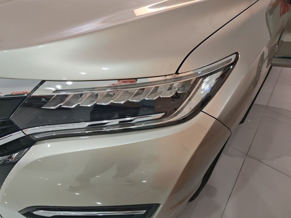 Honda UR-V 2017 370TURBO 2WD Prestige Edition China V, 2017 года