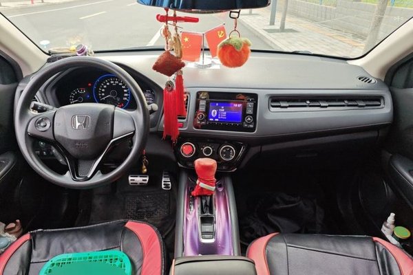 Honda Vezel 2015, 75500 км, за 5914 USD - фото 10