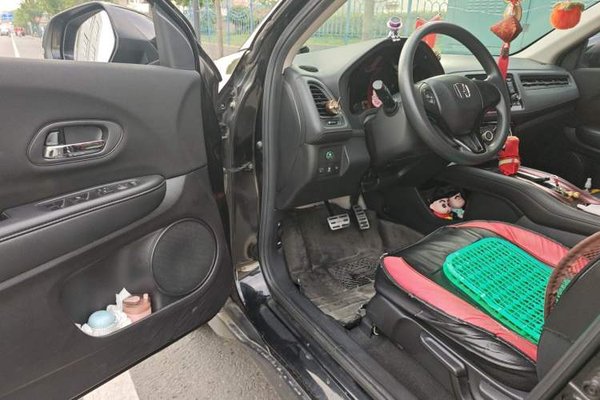 Honda Vezel 2015, 75500 км, за 5914 USD - фото 17