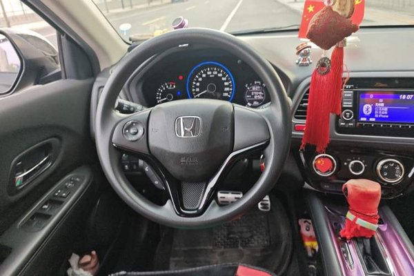 Honda Vezel 2015, 75500 км, за 5914 USD - фото 11