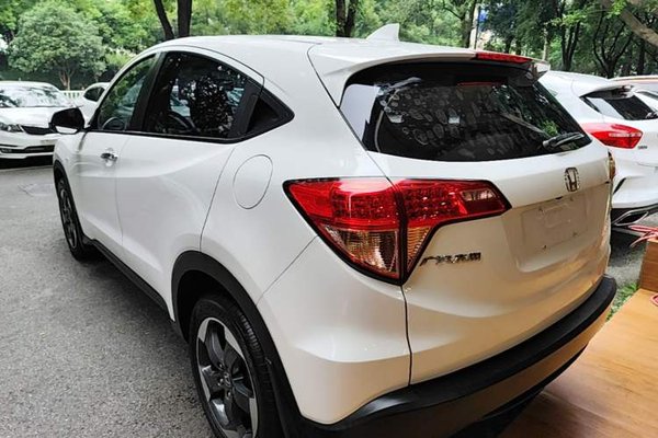 Honda Vezel 2016, 93800 км, за 8242 USD