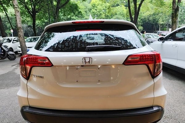 Honda Vezel 2016, 93800 км, за 8242 USD