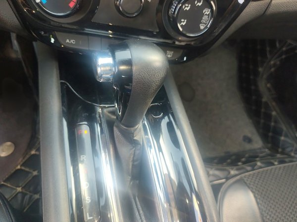 Honda Vezel 2017, 106800 км, за 9139 USD - фото 13