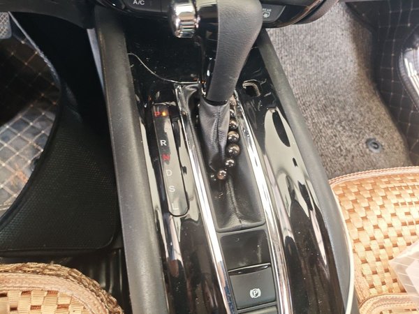 Honda Vezel 2017, 65200 км, за 8980 USD - фото 13