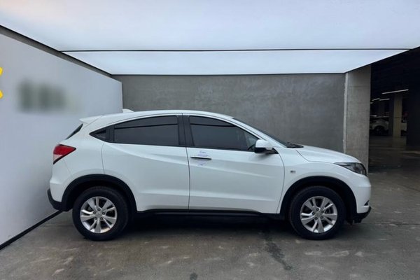 Honda Vezel 2017, 89100 км, за 9582 USD