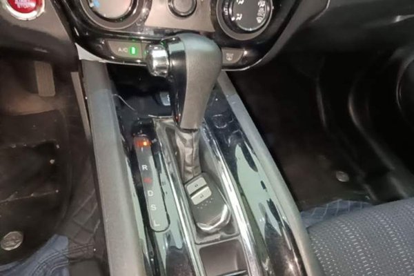 Honda Vezel 2017, 107000 км, за 8828 USD - фото 17