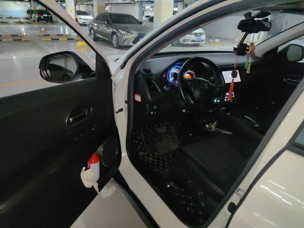Honda Vezel 2017, 113500 км, за 8983 USD - фото 11