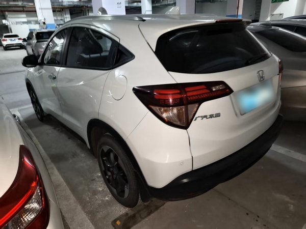 Honda Vezel 2017, 72000 км, за 8607 USD
