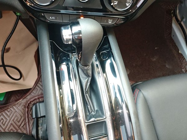 Honda Vezel 2020, 63300 км, за 11273 USD - фото 13