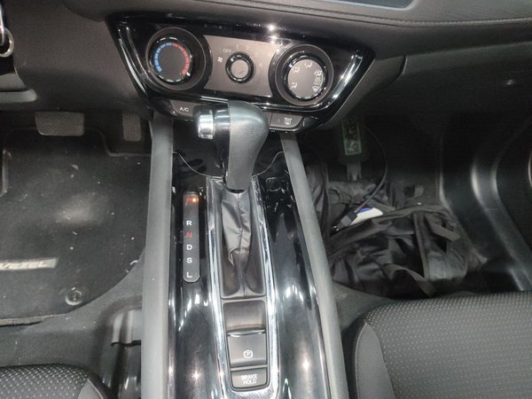 Honda Vezel 2020, 68900 км, за 11809 USD - фото 15