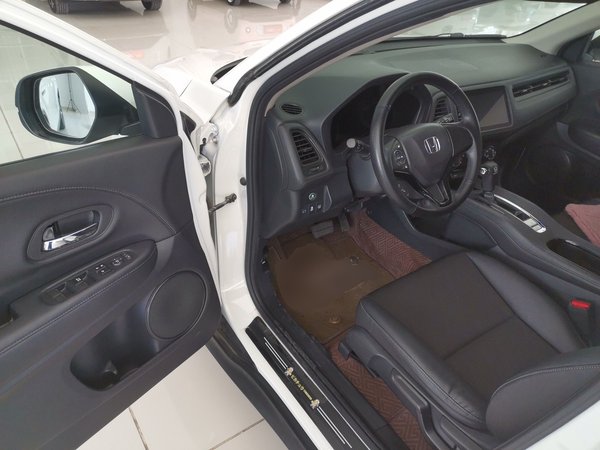 Honda Vezel 2020, 70300 км, за 12659 USD - фото 21